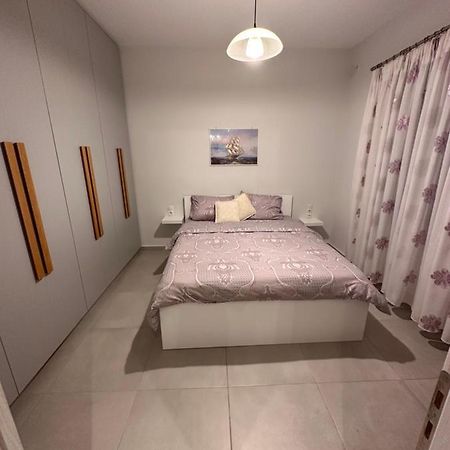 A&A Apartment Пирея Екстериор снимка